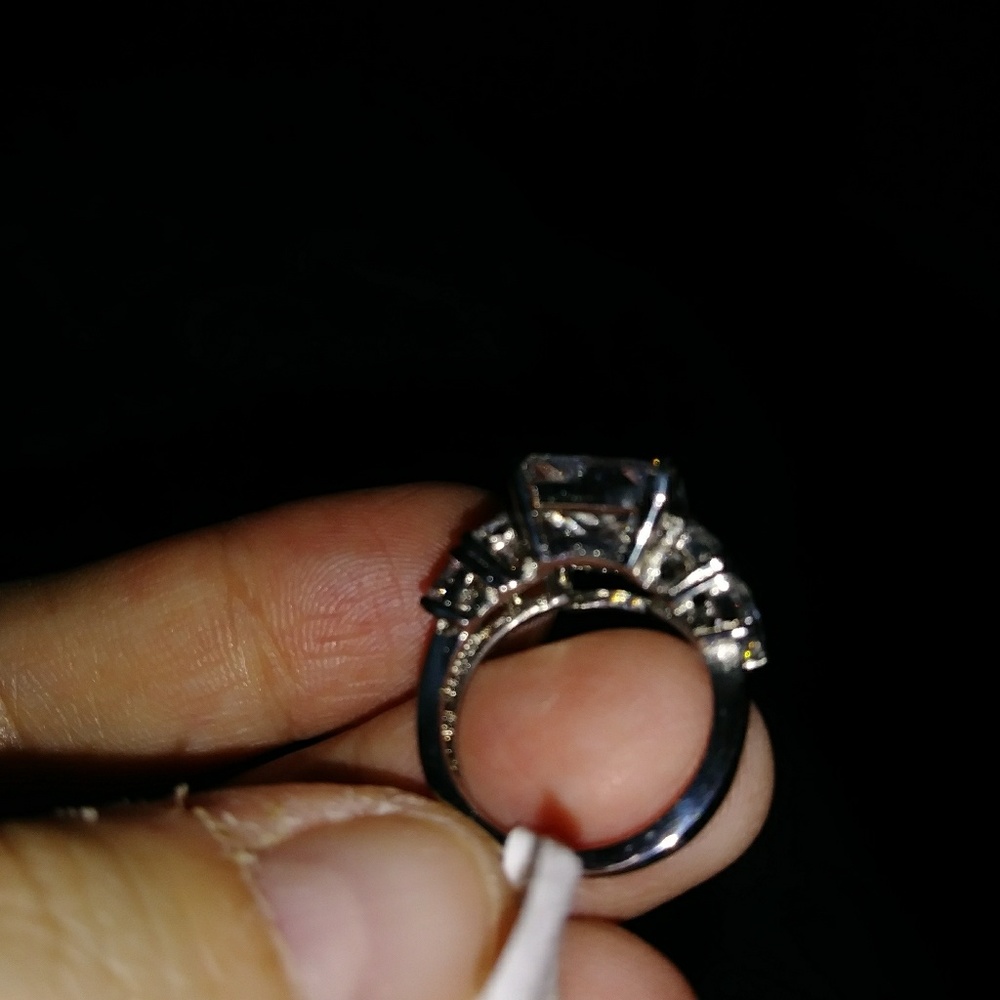 engagement ring - Picture 2 of 3